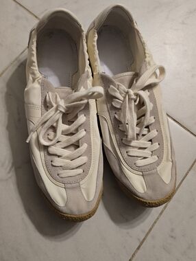 Dolce Vita Notice Sneaker